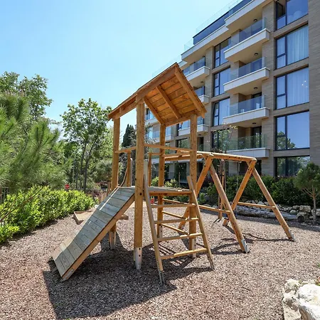 Апартаменти Azur Panorama Pool &